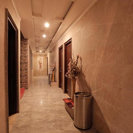 Hotel Grand Galaxy Risikés Kültér fotó