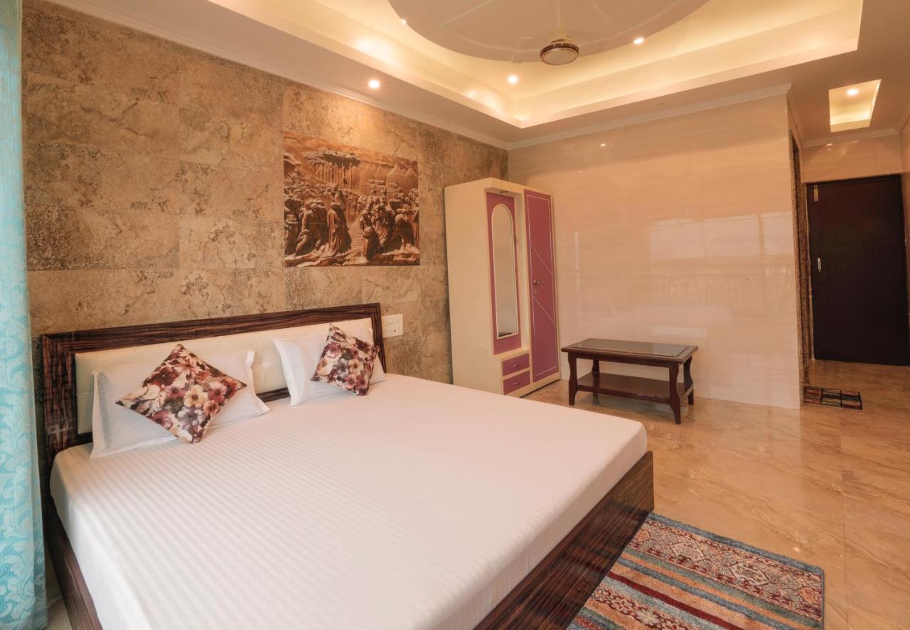 Hotel Grand Galaxy Risikés Kültér fotó