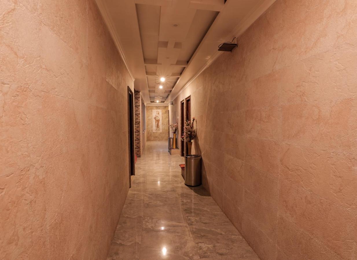 Hotel Grand Galaxy Risikés Kültér fotó